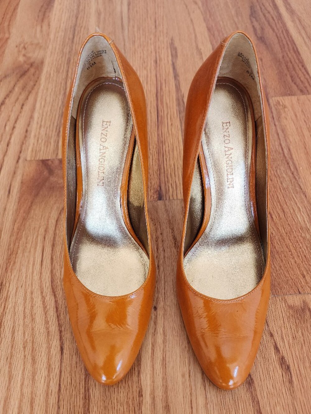 Enzo Angiolini "Eathrive" Gold/Cognac Patent Leather Heels - Size 6.5M